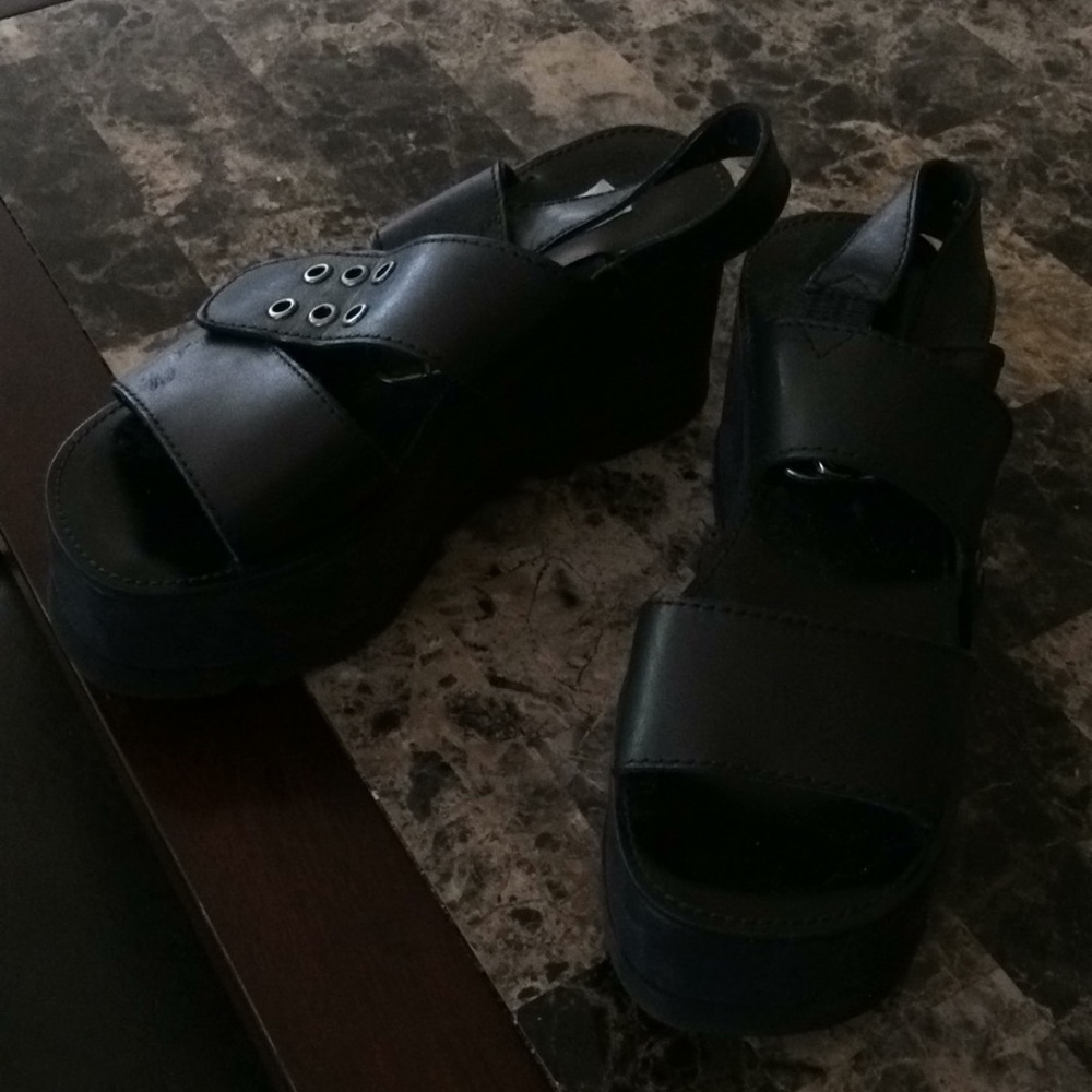 Steve Madden platform sandals